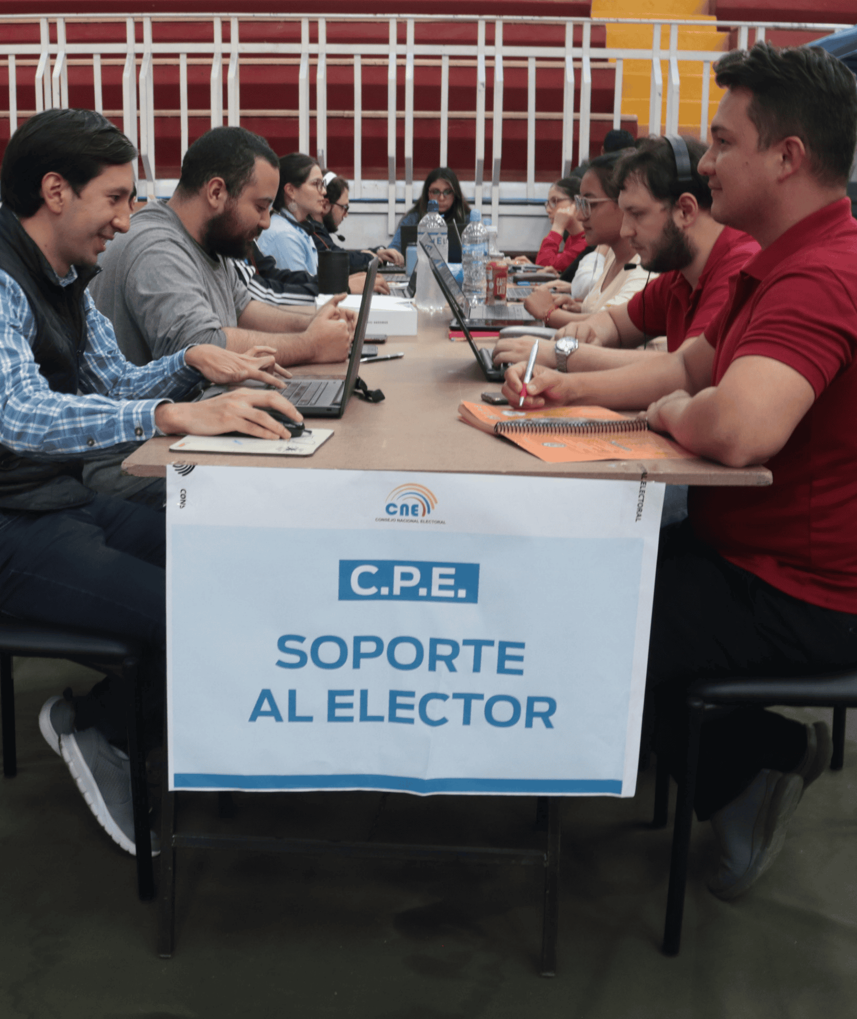 Votación telemática para ciudadanos ecuatorianos en el exterior en las elecciones seccionales y CPCCS 2023, con tecnología avanzada y ciberseguridad implementada