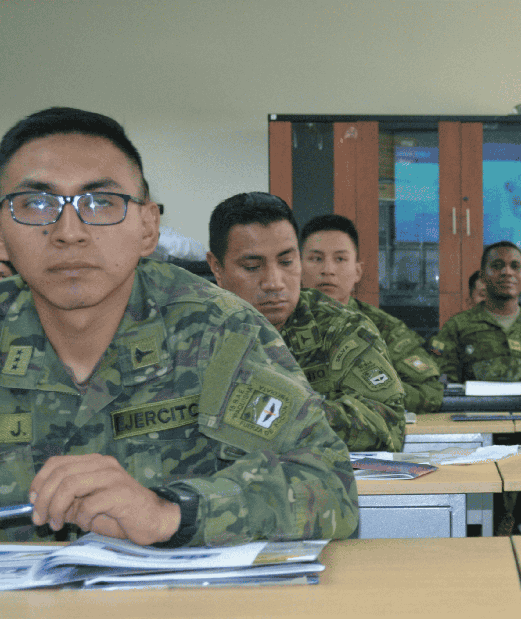 Capacitación personalizada para docentes, técnicos y laboratoristas en la Universidad de las Fuerzas Armadas ESPE.